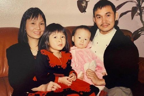 Xuân Hinh chia sẻ bức ảnh hiếm của gia đình gây sốt mạng xã hội