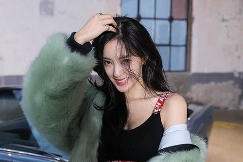 Thông điệp ẩn ý của Hyomin với tiền đạo từng ghi bàn vào lưới Việt Nam