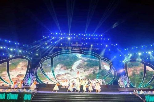 Hà Tĩnh: Khai hội du lịch biển năm 2022