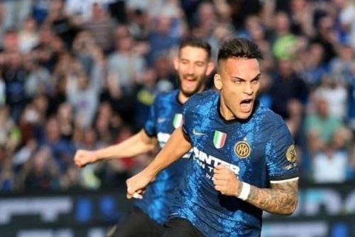 Inter tiếp tục bám đuổi Milan