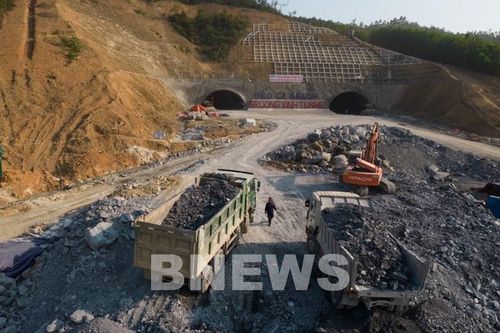 Trên những công trường cao tốc Bắc - Nam không nghỉ lễ