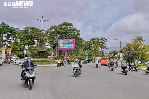 Phố xá, hàng quán ở Đà Lạt thoát cảnh chen chúc những ngày lễ