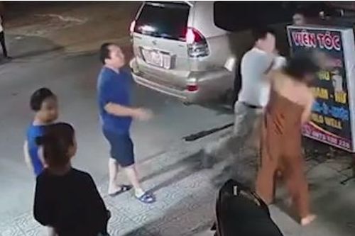 Xác minh vụ cán bộ phường nửa đêm đến nhà bắt người, đánh phụ nữ