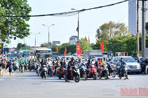 Người dân trở lại Thủ đô sau kỳ nghỉ lễ