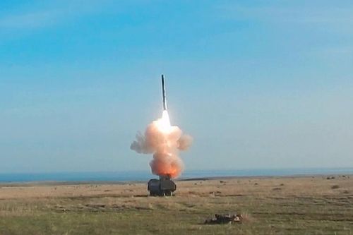 Xung đột Nga-Ukraine: Moscow tuyên bố tấn công kho vũ khí do nước ngoài viện trợ cho Kiev, phá hủy đường băng quân sự ở Odessa