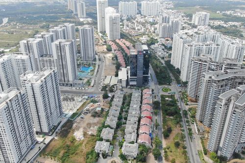 Ngoại thành TPHCM: Những chiếc áo chật?