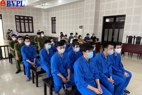 Đường dây lái xe chở người Trung Quốc nhập cảnh trái phép lãnh án