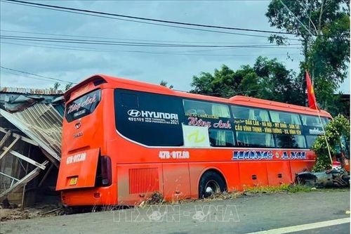 Tai nạn trên đường Hồ Chí Minh, một người chết, hai người bị thương