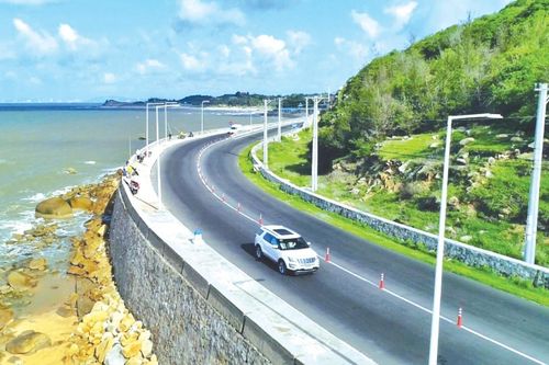 Đầu tư công sôi động, kinh tế nhanh phục hồi