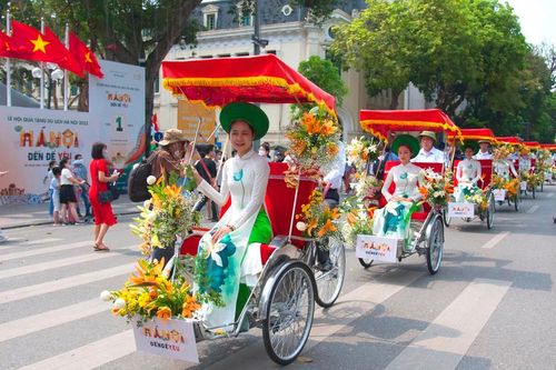 Bùng nổ du lịch dịp nghỉ lễ