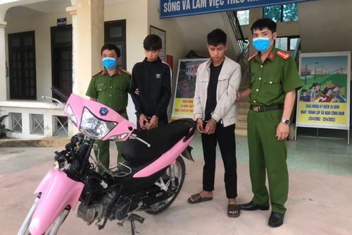Nghệ An: Bắt 4 đối tượng cướp giật tài sản manh động, liều lĩnh