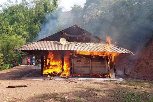 Điện Biên: Cháy lớn thiêu rụi nhà dân