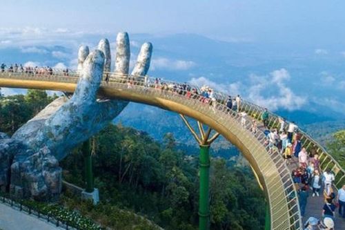 Du lịch đang tạo 'xúc tác' tăng trưởng cho ngành giao thông vận tải và bán lẻ