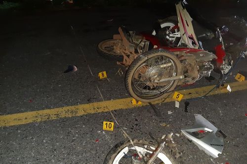 Quảng Trị: 2 xe máy đối đầu trên đường Hồ Chí Minh, 3 người thương vong