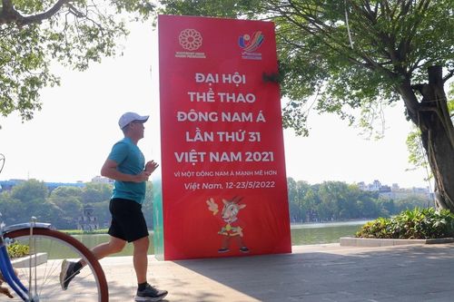 Hình ảnh Hà Nội trang hoàng đường phố chào đón SEA Games 31