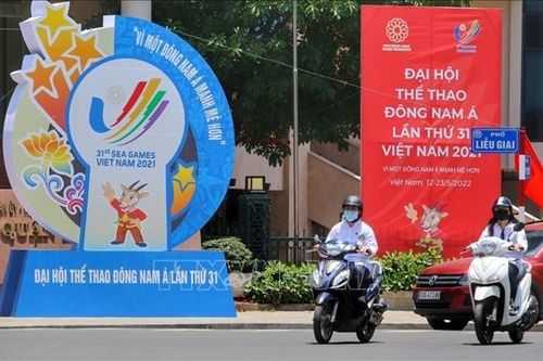 Đường phố Hà Nội trang hoàng chào đón SEA Games 31