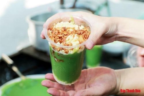 Nhìn rất giống kem bơ Đà Lạt nhưng đây lại là món bánh đúc chỉ có ở Thanh Hóa