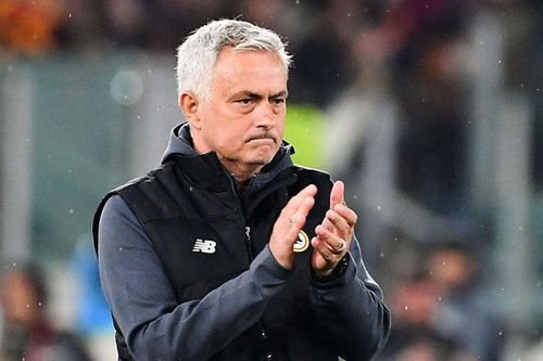Thầy trò Mourinho vào chung kết Conference League