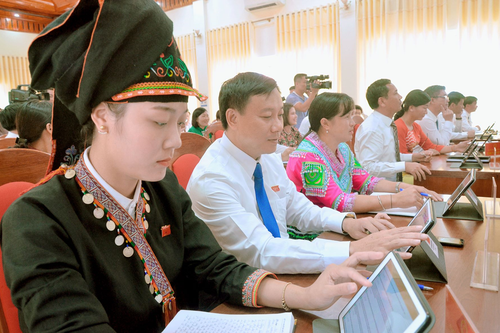 Bài 4: Quyết liệt 'tái cấu trúc' tổ chức đảng