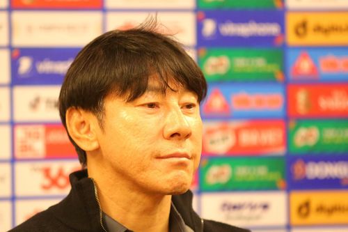 HLV Shin Tae-young: 'Trọng tài đã thiếu chính xác trong khi Việt Nam lại quá mạnh'