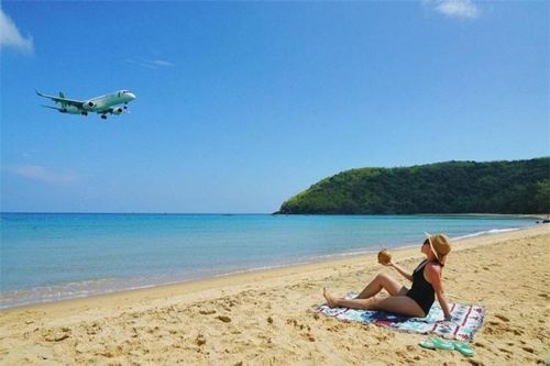 Điểm check-in độc nhất Việt Nam với máy bay lơ lửng ngay trên đầu