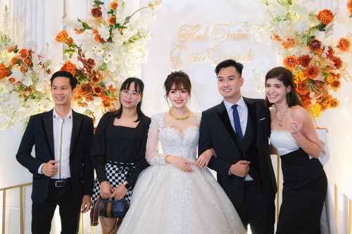 Huỳnh Anh, Tuấn Hưng và dàn nghệ sĩ dự lễ cưới của Anh Tuấn