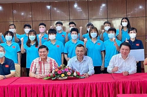 Đội tuyển nam, nữ futsal quyết tâm giành thành tích cao tại SEA Games 31