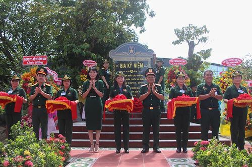 Khánh thành Bia kỷ niệm nơi hợp nhất các trường thiếu sinh quân Quân khu 9