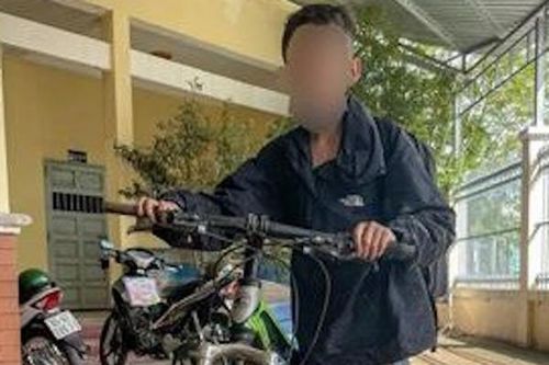 Bé trai 13 tuổi đạp xe 200km đến thăm 'bạn gái' quen qua mạng