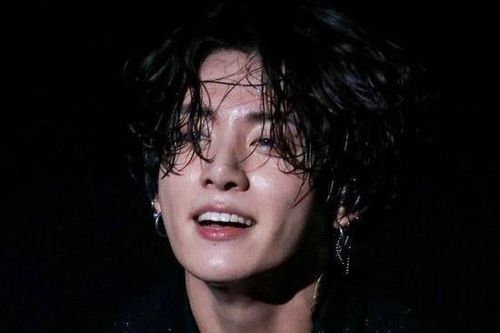 Khi BTS nhập ngũ