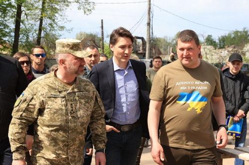 Thủ tướng Canada có chuyến đi không báo trước đến ngoại ô Kyiv
