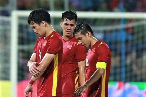 Đỗ Hùng Dũng xin lỗi vì U23 Việt Nam không thắng Philippines