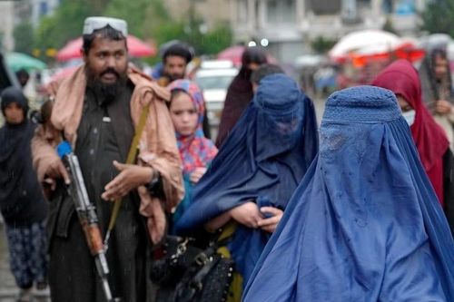 Afghanistan: Quy định mới gây tranh cãi của Taliban