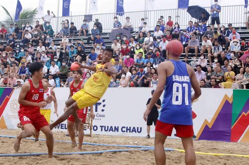 SEA Games 31: Bóng ném Việt Nam thắng Thái Lan ở lượt ném cuối
