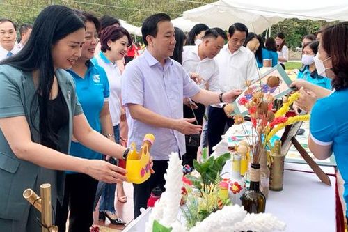 Phụ nữ Hà Nội xây dựng môi trường 'sáng, xanh, sạch, đẹp' chào mừng SEA Games 31
