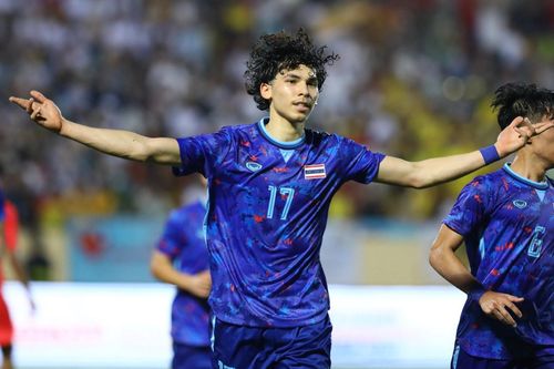U23 Thái Lan lên đầu bảng sau trận thắng Singapore 5-0
