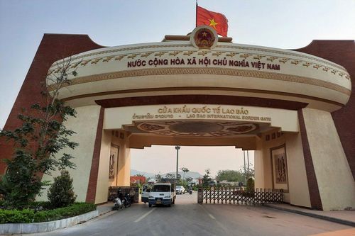 Xuất nhập cảnh qua Cửa khẩu quốc tế Lao Bảo trở lại bình thường