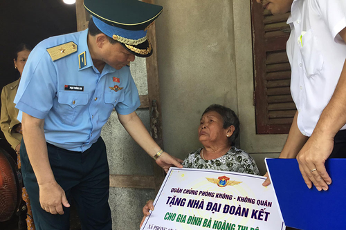 Quân chủng Phòng không - Không quân: Tặng nhà tránh lũ cho bà con Thừa Thiên Huế