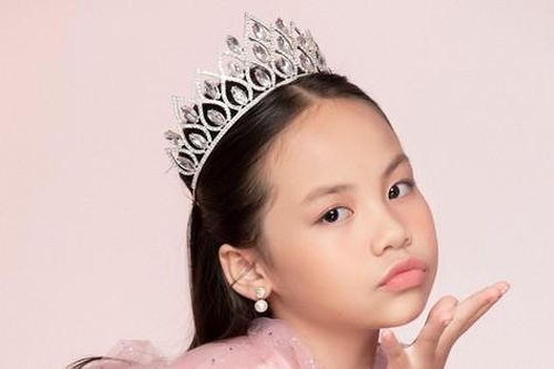 Mẫu Việt 9 tuổi giành vương miện Hoa hậu Nhí Liên hiệp quốc