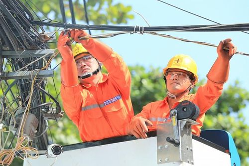 TP. Hồ Chí Minh làm gì để cung ứng điện an toàn mùa mưa bão?