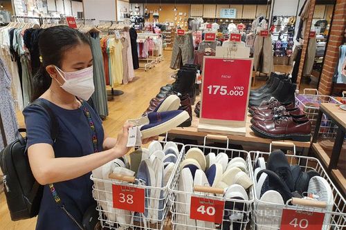 Sức mua nội địa phục hồi, doanh nghiệp vẫn chưa thể yên tâm