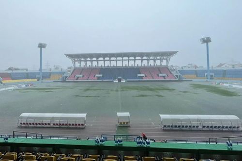 Sân Cẩm Phả ngập nước, trận bóng đá nữ SEA Games 31 buộc phải hoãn