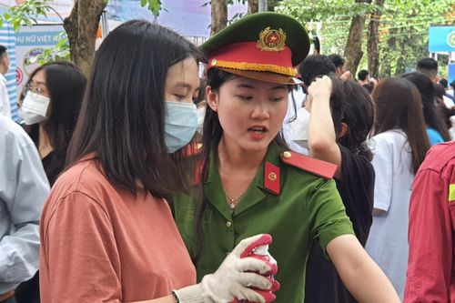 Thí sinh cần lưu ý gì khi xét tuyển vào các trường công an, quân đội?