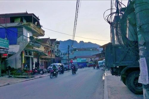 Mâu thuẫn trên đường, lái xe điện đâm 1 cán bộ kiểm lâm tử vong