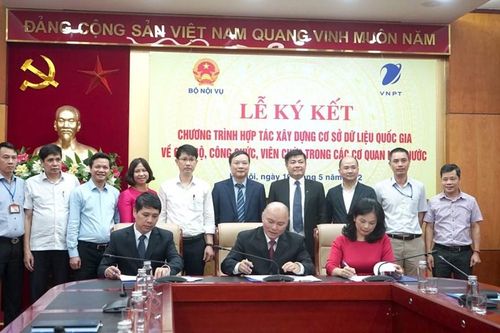 Xây dựng hệ thống cơ sở dữ liệu quốc gia về cán bộ, công chức, viên chức
