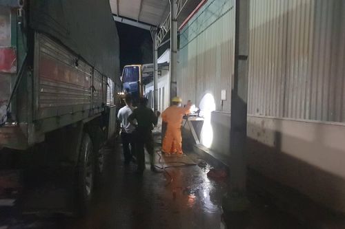 Một tài xế bị điện giật tử vong khi đang rửa xe