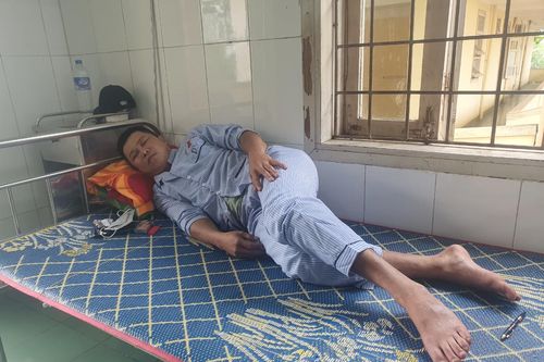 Vụ quản lý mỏ đất ở Quảng Trị vác dao chặn đường: Tài xế bị đánh nói gì?