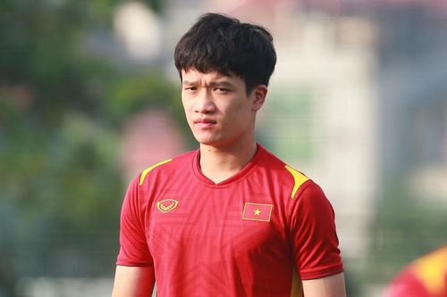 Thầy Park không hài lòng khi Hoàng Đức bị fan làm mất tập trung