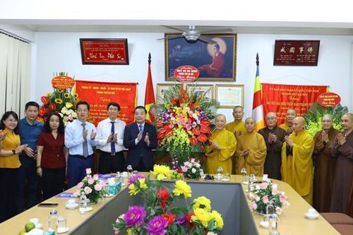 Chủ tịch UBND TP Chu Ngọc Anh chúc mừng Đại lễ Phật đản 2022
