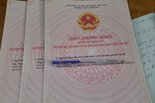 Người phụ nữ dùng sổ đỏ giả lừa bán đất